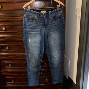 Democracy Mid-Rise Ankle Jeans